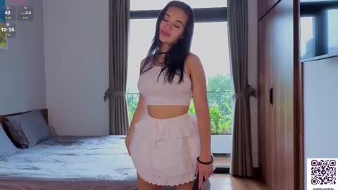 Snapshot of adelia_ntmu chatting on October 13, 2025, 1:27 am Adelia online show from October 13, 2025, 1:27 am