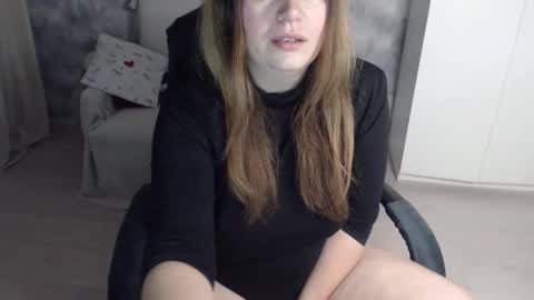 adelinalawson online show from November 24, 2025, 6:07 pm