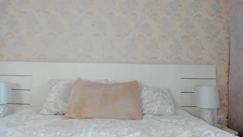adellegirl online show from May 12, 2026, 4:37 pm