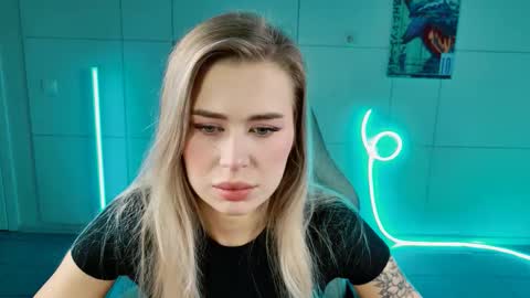 Adel online show from October 5, 2025, 9:07 am