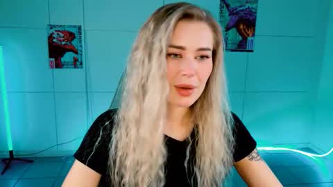 Adel online show from October 11, 2025, 1:09 pm