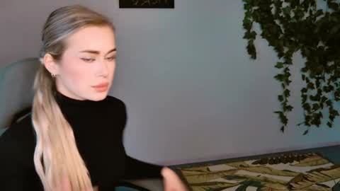 Adel online show from October 12, 2025, 1:10 pm