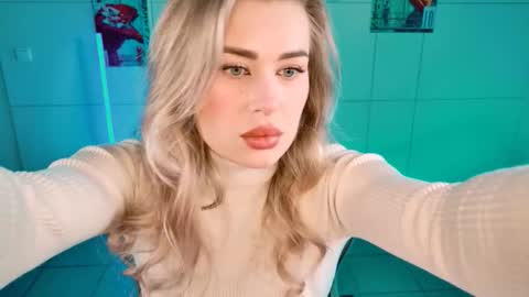 Adel online show from November 1, 2025, 1:02 pm