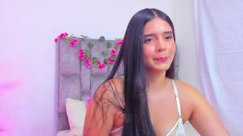 Snapshot of adhara__evanss chatting on January 7, 2025, 11:14 pm online show from January 7, 2025, 11:14 pm