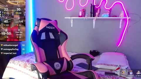 adhara rangel online show from October 11, 2025, 3:10 pm