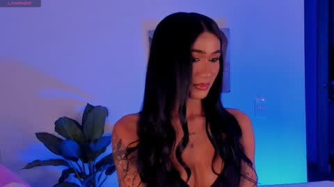 Isabellafirst online show from September 16, 2025, 1:39 am