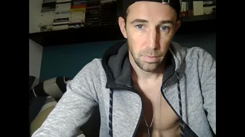 adibou13 online show from February 10, 2025, 1:33 pm