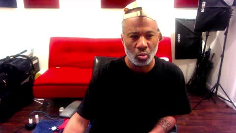 adick_ting online show from February 22, 2025, 6:52 pm