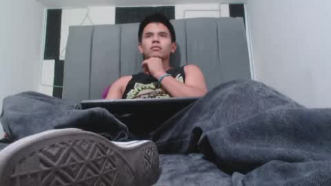 adonis_latin_19 online show from May 9, 2026, 3:23 am
