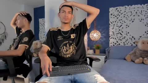 Snapshot of adonis_wb chatting on September 17, 2025, 8:10 pm adonis_wb online show from September 17, 2025, 8:10 pm
