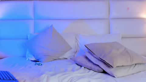 Adonis  online show from March 5, 2025, 6:01 pm