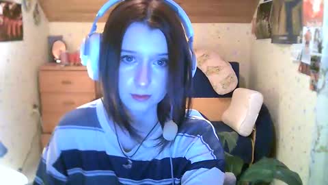 adorable_sparkle online show from February 10, 2025, 4:25 pm