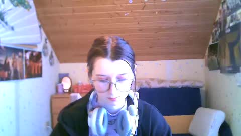 adorable_sparkle online show from February 12, 2025, 12:55 pm