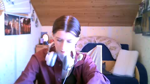 adorable_sparkle online show from February 19, 2025, 1:17 pm