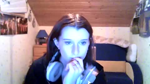 adorable_sparkle online show from March 3, 2025, 4:24 pm
