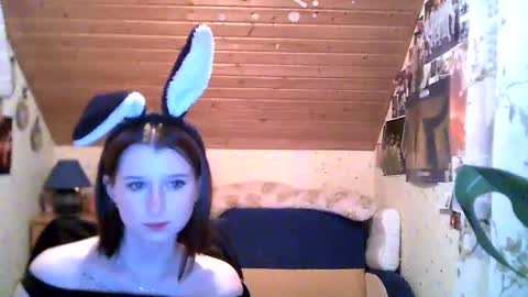 adorable_sparkle online show from March 12, 2025, 4:24 pm