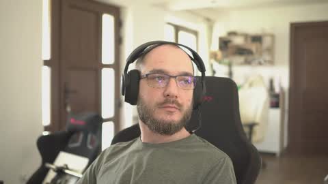 W36 online show from April 4, 2026, 9:07 am