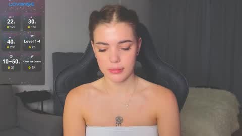 Snapshot of adri_dream chatting on October 19, 2025, 2:12 am Adriana online show from October 19, 2025, 2:12 am