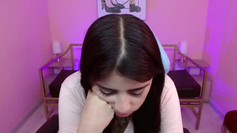 Adri  online show from January 14, 2026, 12:22 pm