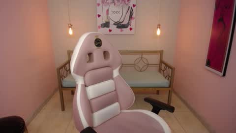 Adri  online show from February 23, 2026, 12:57 pm