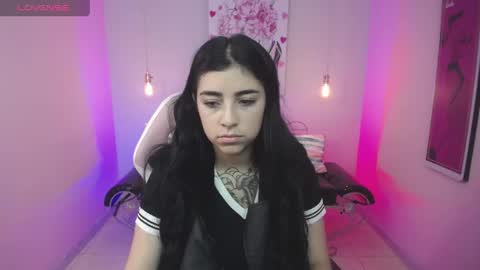 Adri  online show from April 14, 2026, 11:27 am