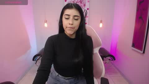 Adri  online show from April 17, 2026, 11:57 am