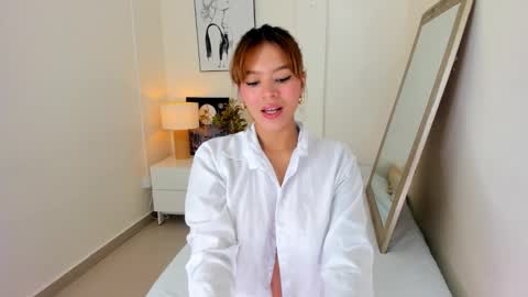 Adriana online show from October 1, 2025, 1:06 pm