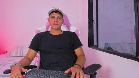 ADRIAN online show from February 5, 2026, 6:56 pm