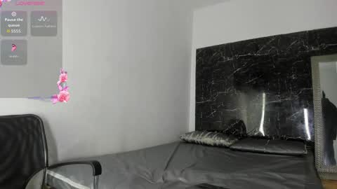Snapshot of adrian_wolff chatting on May 31, 2026, 3:58 am Adrian W online show from May 31, 2026, 3:58 am