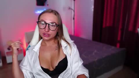 Snapshot of adriana_campbell chatting on September 11, 2025, 5:51 am Ammy online show from September 11, 2025, 5:51 am