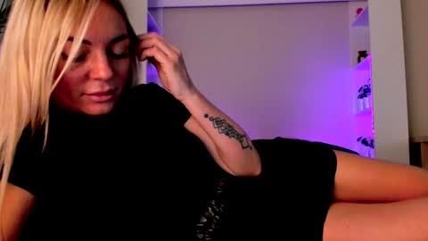 Snapshot of adriana_coy_ chatting on December 14, 2024, 10:34 am Adriana online show from December 14, 2024, 10:34 am