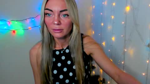 Snapshot of adriana_coy_ chatting on December 21, 2024, 9:55 am Adriana online show from December 21, 2024, 9:55 am