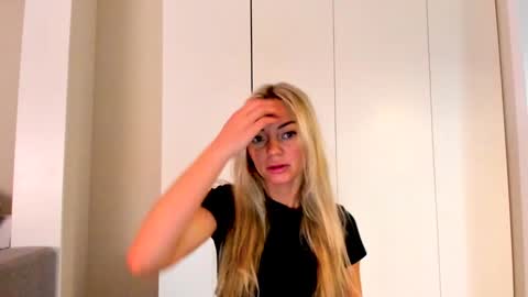 Snapshot of adriana_coy_ chatting on January 27, 2025, 12:48 pm Adriana online show from January 27, 2025, 12:48 pm