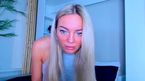 Snapshot of adriana_coy_ chatting on February 1, 2025, 6:32 am Adriana online show from February 1, 2025, 6:32 am