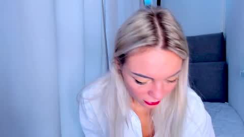 Snapshot of adriana_coy_ chatting on February 9, 2025, 8:11 am Adriana online show from February 9, 2025, 8:11 am