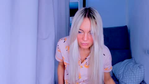 Snapshot of adriana_coy_ chatting on February 26, 2025, 6:04 am Adriana online show from February 26, 2025, 6:04 am