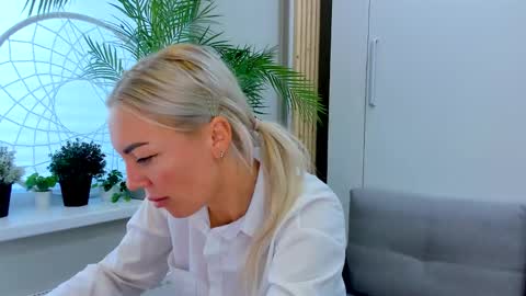 Snapshot of adriana_coy_ chatting on September 29, 2025, 6:29 am Adriana online show from September 29, 2025, 6:29 am