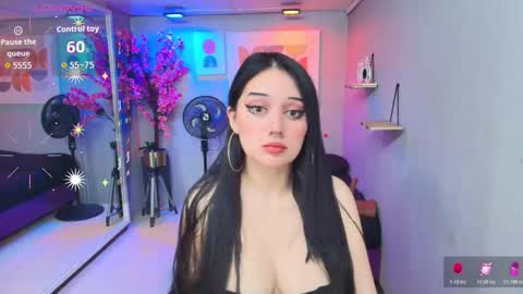 Adri  online show from October 27, 2025, 11:58 am