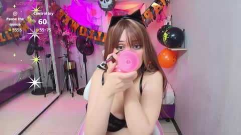 Adri  online show from October 29, 2025, 12:07 pm