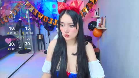 Adri  online show from October 31, 2025, 12:06 pm