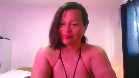 adrianagogo18 online show from October 5, 2025, 1:53 pm