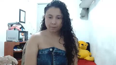 Adriana Tellez online show from October 25, 2025, 4:24 pm