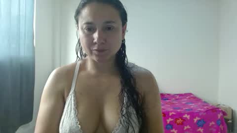 Adriana Tellez online show from November 8, 2025, 2:06 pm