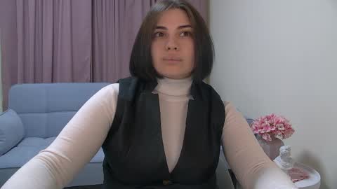 AdrianaTores online show from May 7, 2026, 5:24 am