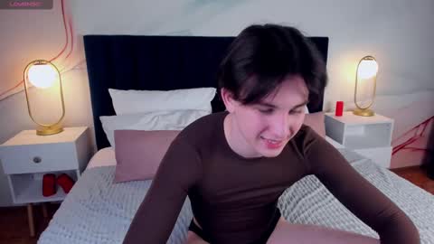 adrianoaubert online show from March 8, 2025, 6:21 am