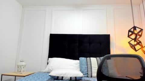 Adrein Roche online show from February 3, 2025, 2:03 am