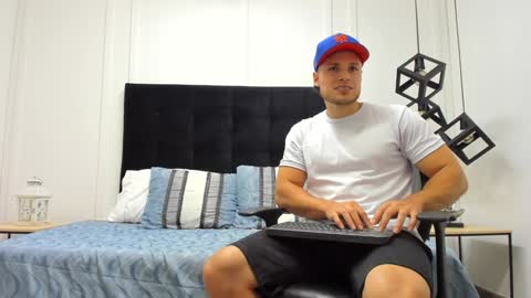 Adrein Roche online show from February 3, 2025, 11:15 pm