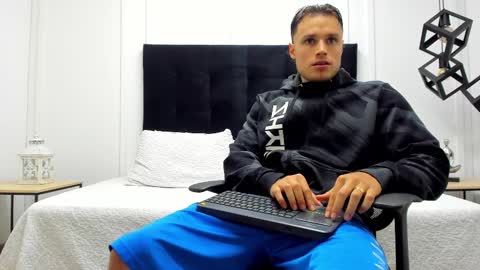 Adrein Roche online show from February 9, 2025, 11:04 pm