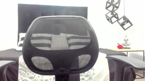 Adrein Roche online show from February 16, 2025, 11:05 pm