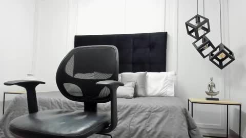 Adrein Roche online show from March 2, 2025, 11:09 pm